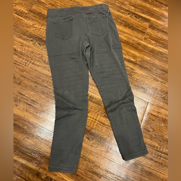 Gray Pull On Jegging - Picture 2 of 4
